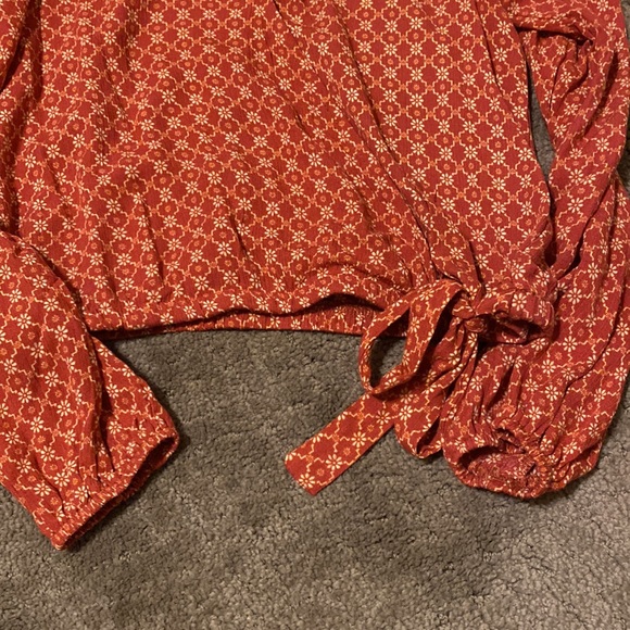 Sky And Sparrow Blouse - Picture 2 of 5